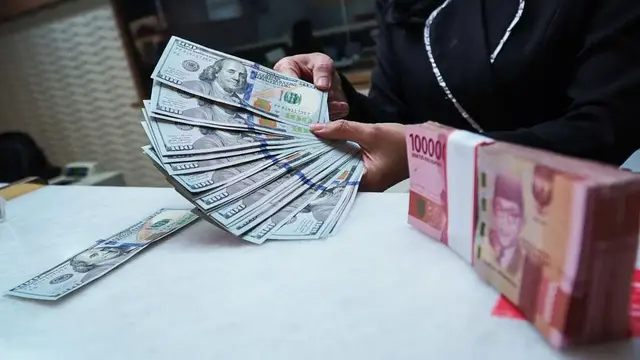 kurs dollar tembus Rp17.000